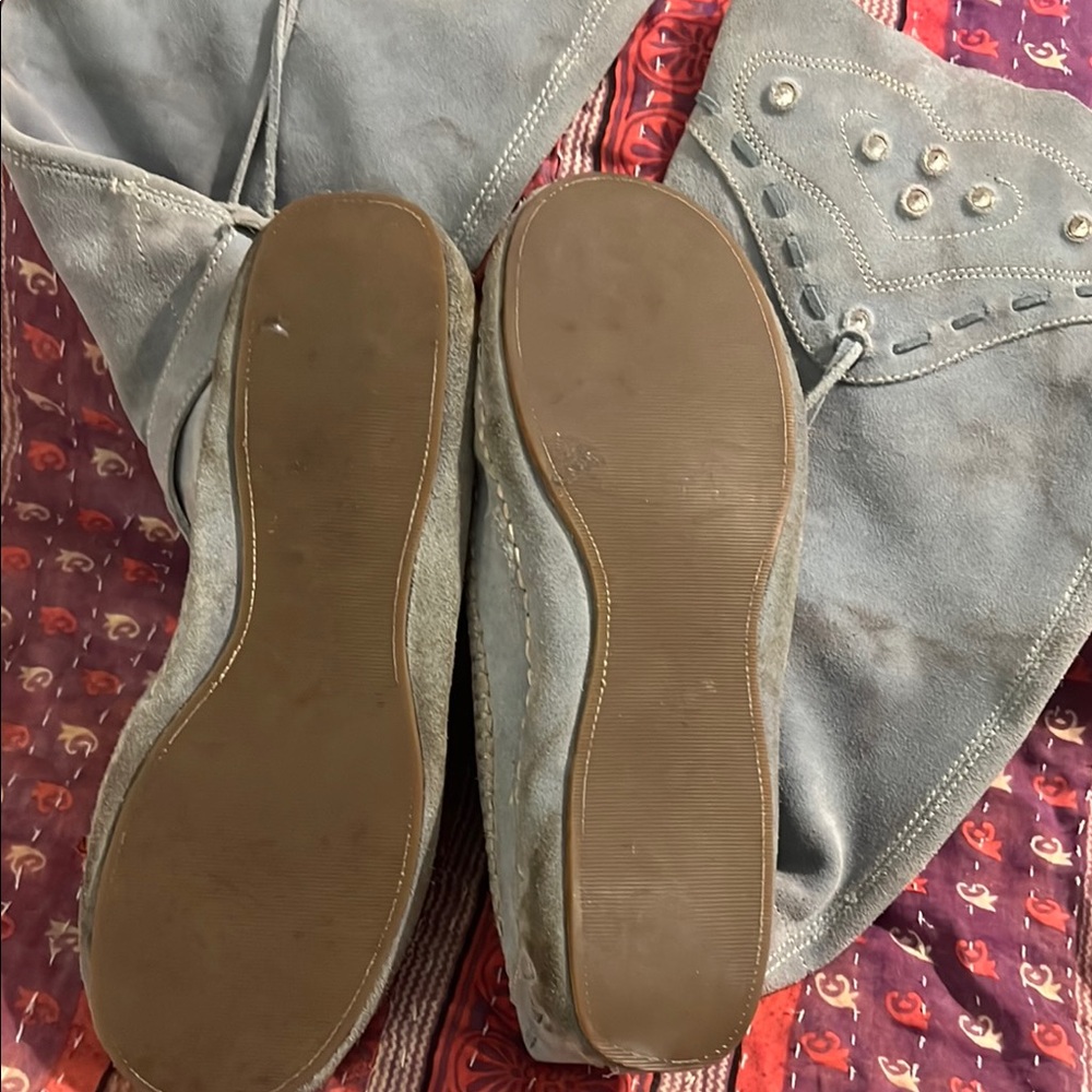 Gray Suede Knee-High Boots with Tassels - Picture 2 of 6